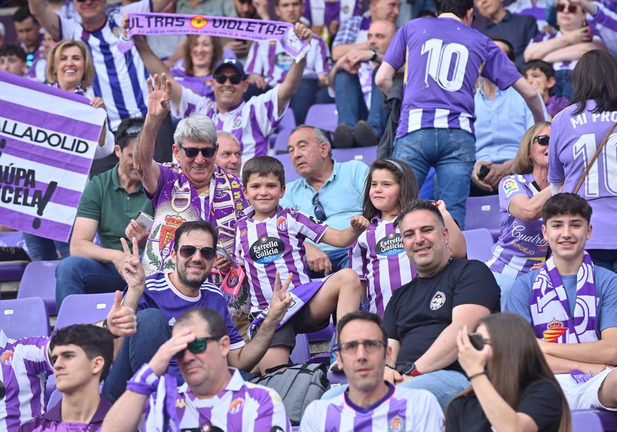 Búscate en nuestras fotos de la grada del Real Valladolid-Villarreal