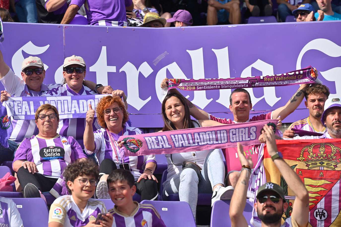 Búscate en la grada del Real Valladolid-Villarreal B (4/4)