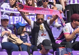 Los aficionados del Real Valladolid en las gradas del estadio