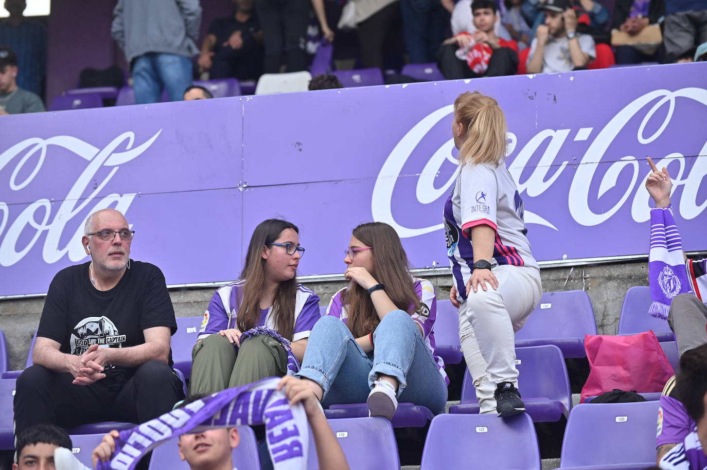 Búscate en la grada del Real Valladolid-Villarreal B (2/4)