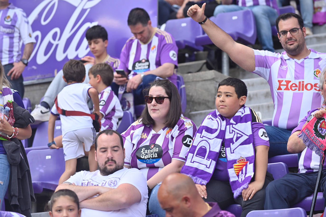 Búscate en la grada del Real Valladolid-Villarreal B (2/4)