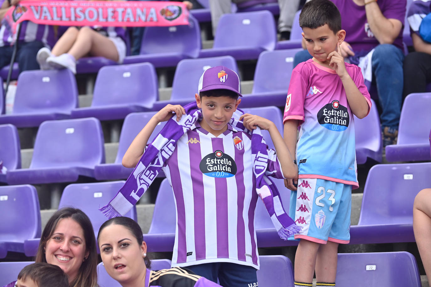 Búscate en la grada del Real Valladolid-Villarreal B (2/4)