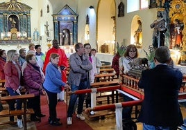 Misa y procesión en Gallegos con el sacerdote Deplhin Nkano.