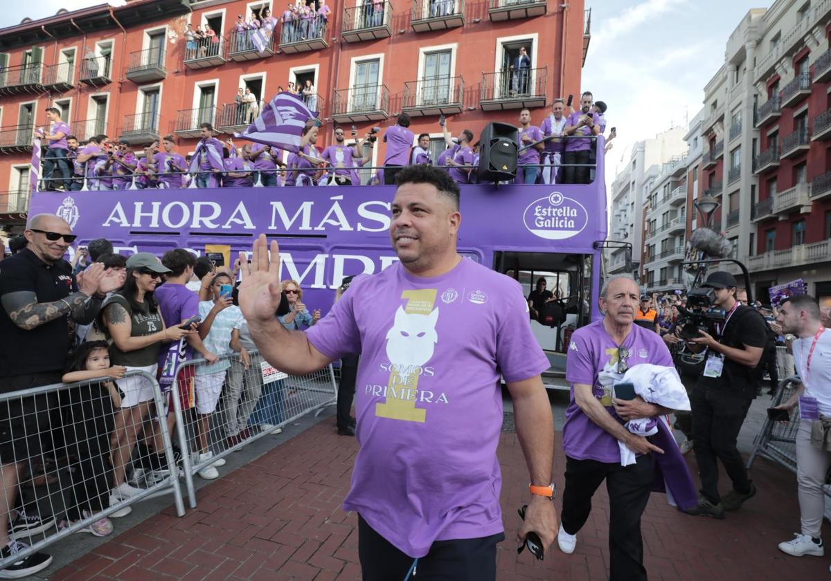 Ronaldo, el pasado lunes en la Plaza Mayor de Valladolid, durante las celebraciones por el ascenso a Primer