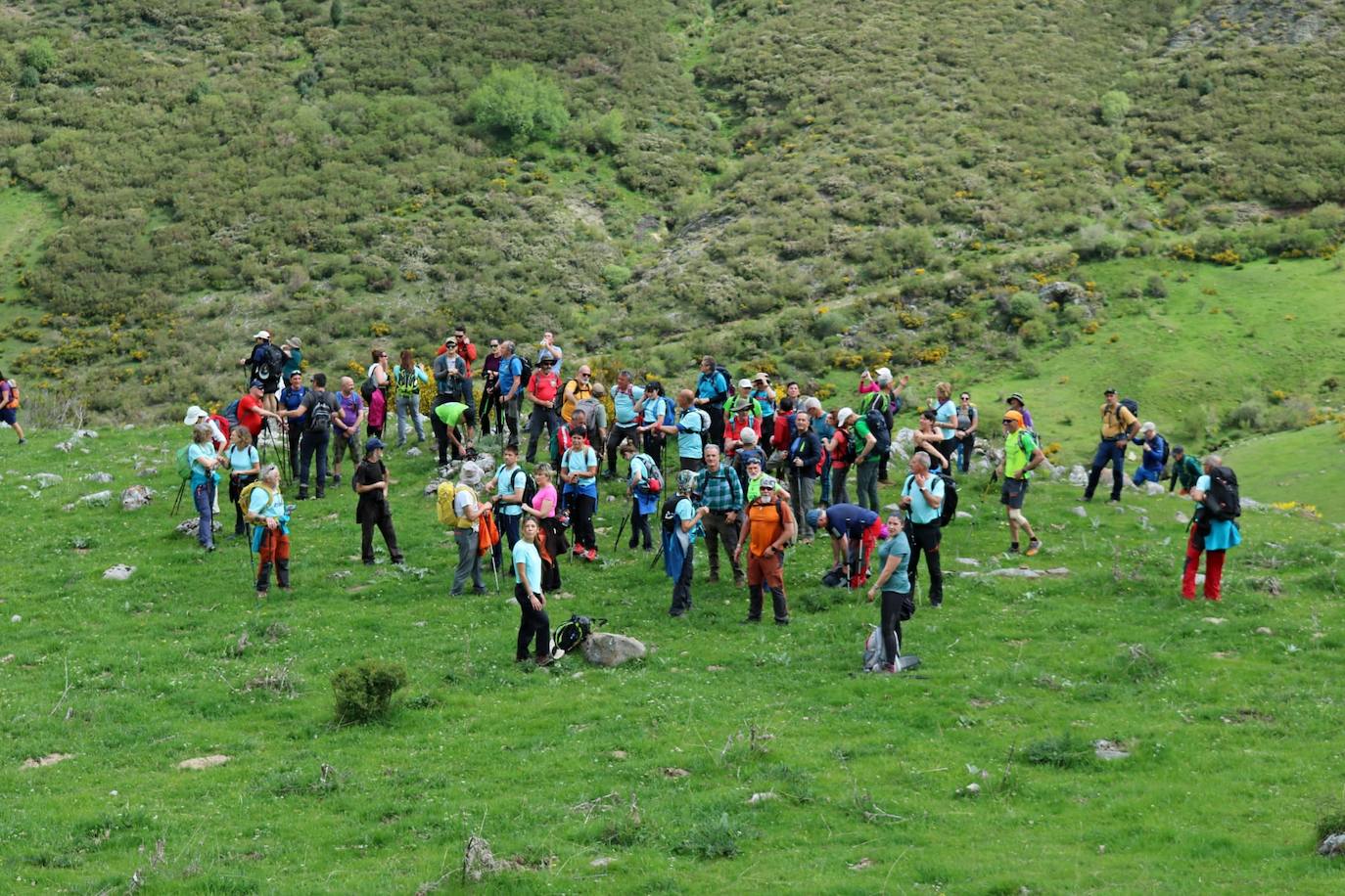 Los clubes de montaña de Palencia se unen en Cardaño de Abajo
