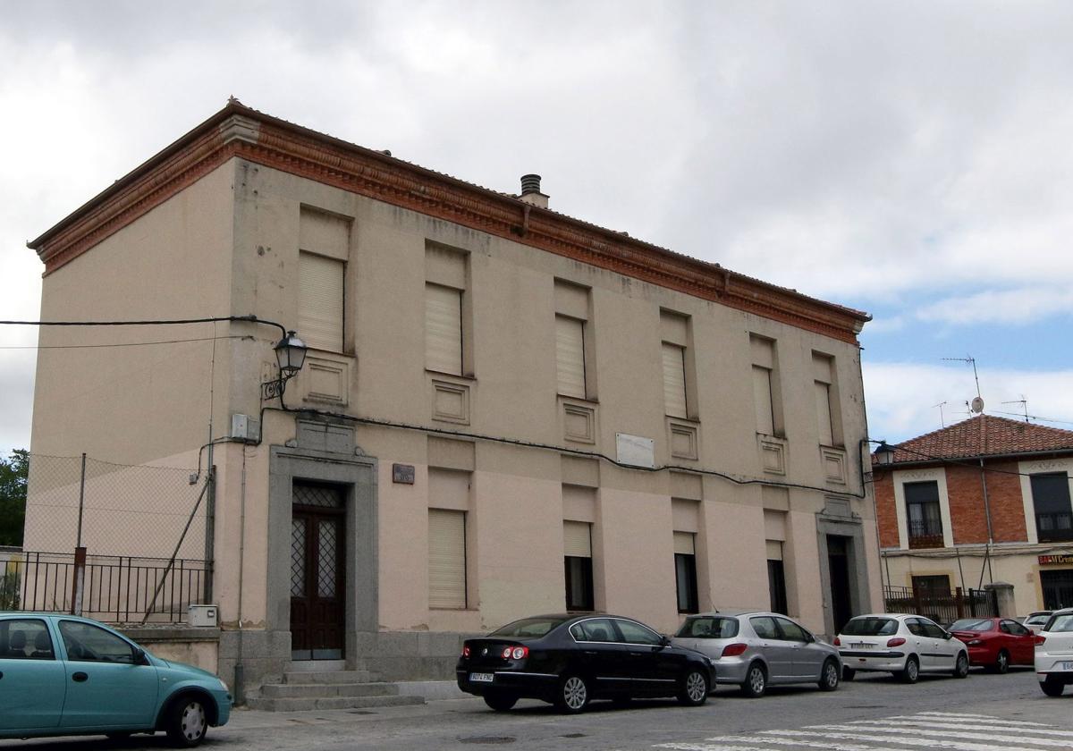 Vista exterior del antiguo colegio Martín Chico, en San Lorenzo.