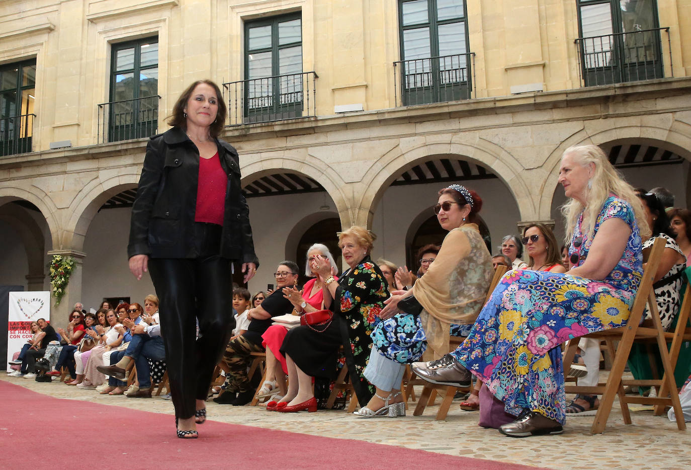 Fotografías del desfile de Cáritas