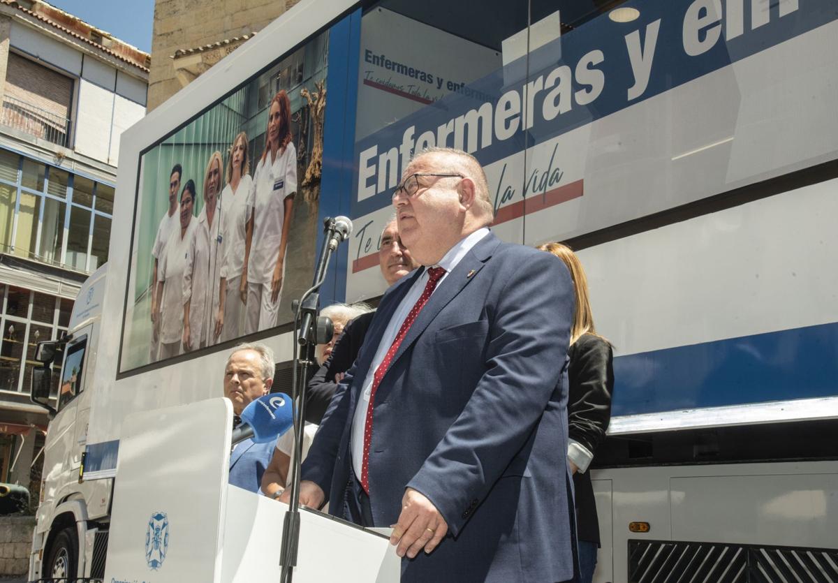 El consejero de Sanidad, Alejandro Vázquez, interviene en la presentación de la Ruta Enfermera, este jueves, en Segovia.