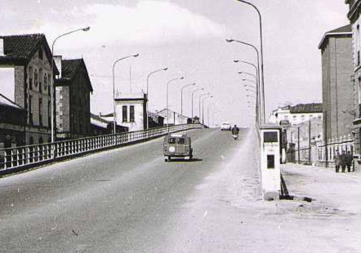 Imagen principal - Tres imágenes del viaducto construido en 1964.