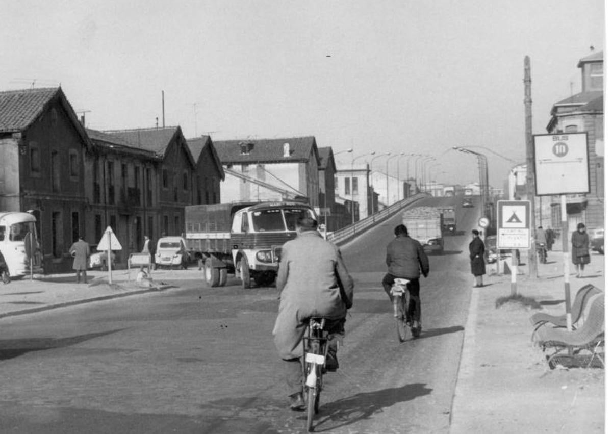 Imagen secundaria 1 - Tres imágenes del viaducto construido en 1964.