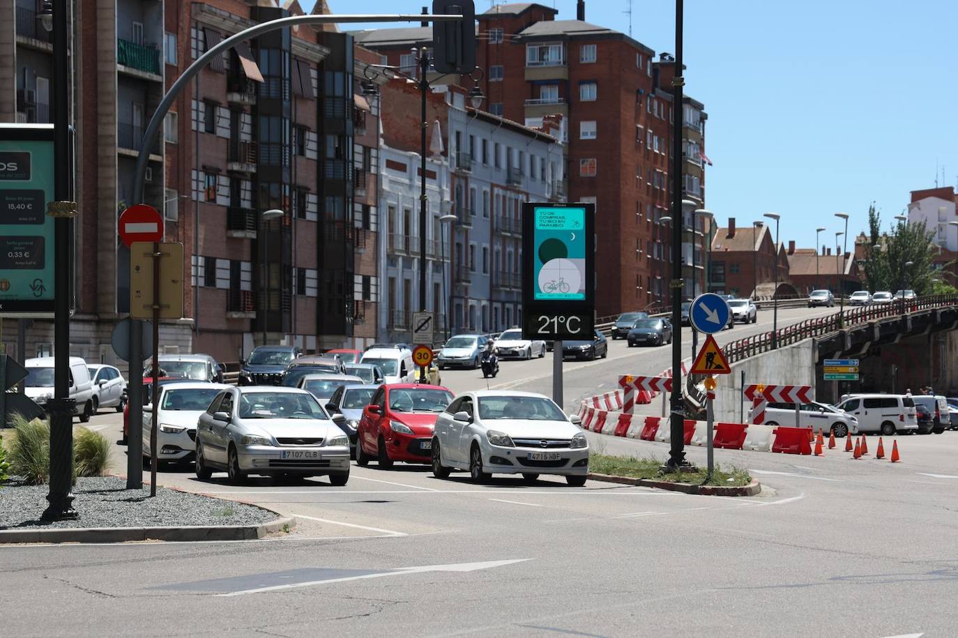 Tráfico y obras en el viaducto de Arco de Ladrillo