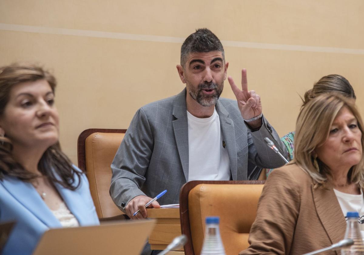 Guillermo San Juan, durante el pleno de este viernes.