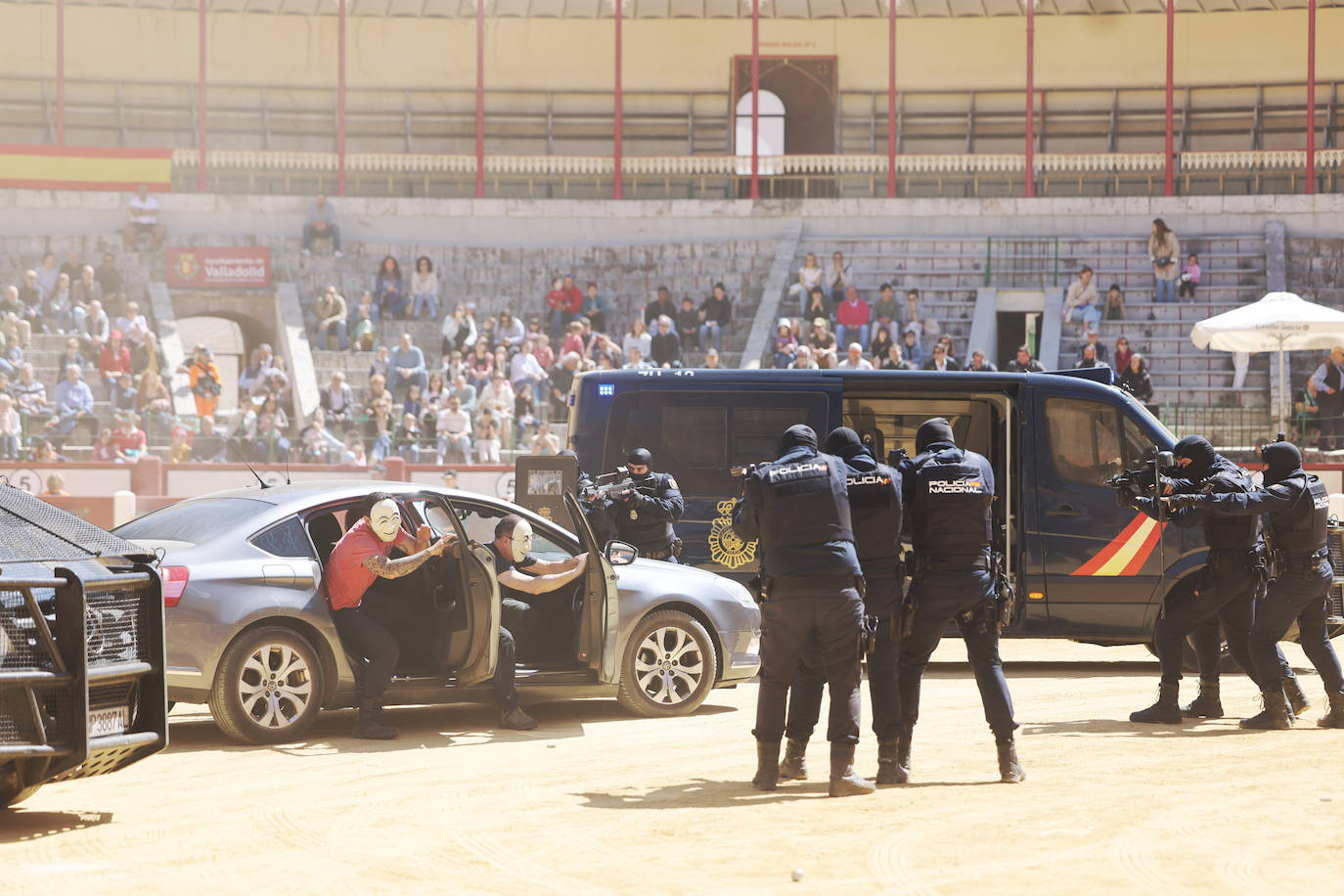 Las imágenes de la celebración de los 200 años de La Policía Nacional en Valladolid