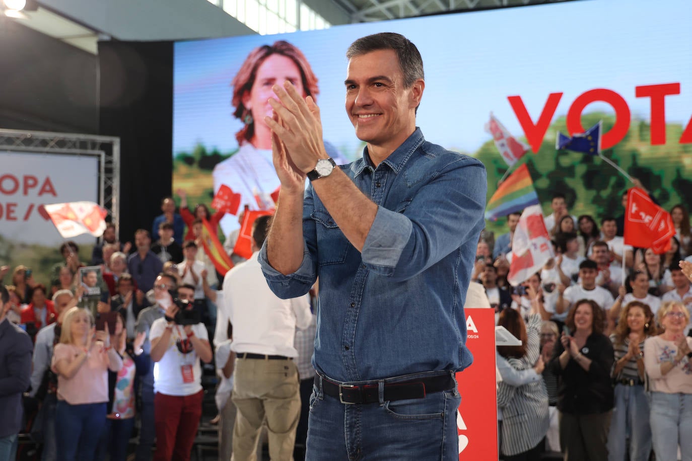 Pedro Sánchez y Óscar Puente en un acto de campaña en Valladolid