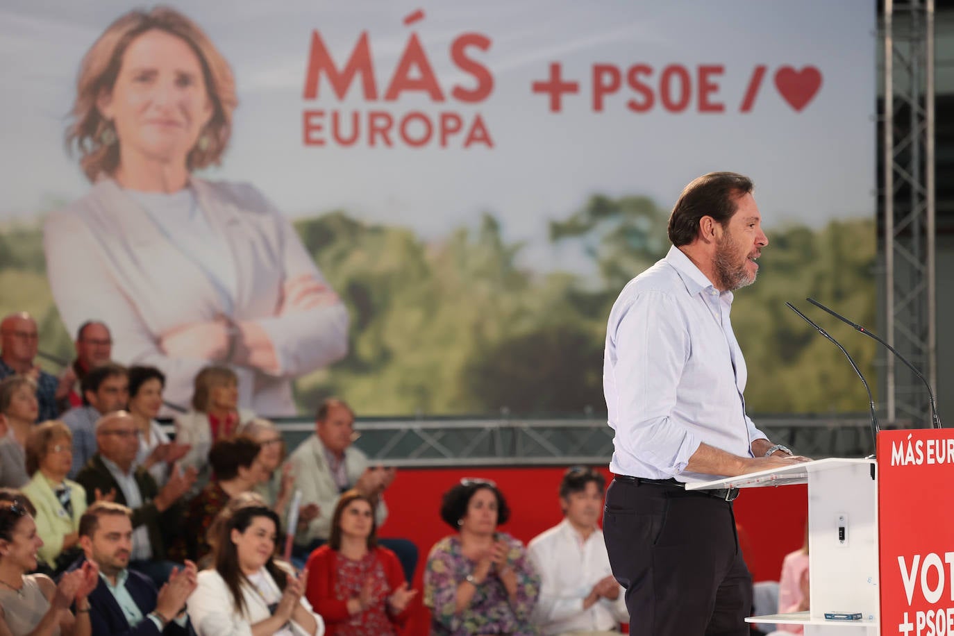 Pedro Sánchez y Óscar Puente en un acto de campaña en Valladolid