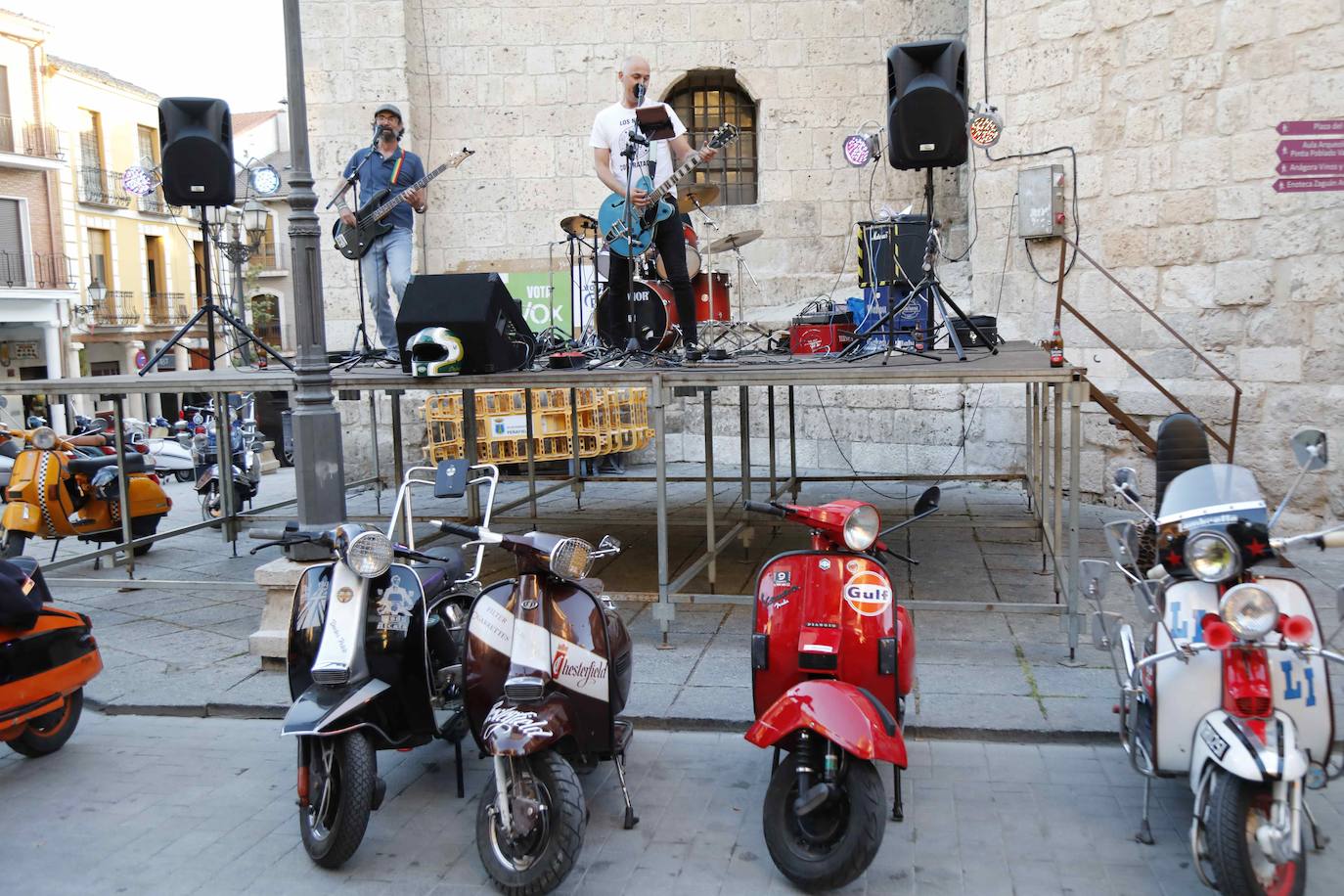 Las scooters más clásicas toman las calles de Peñafiel