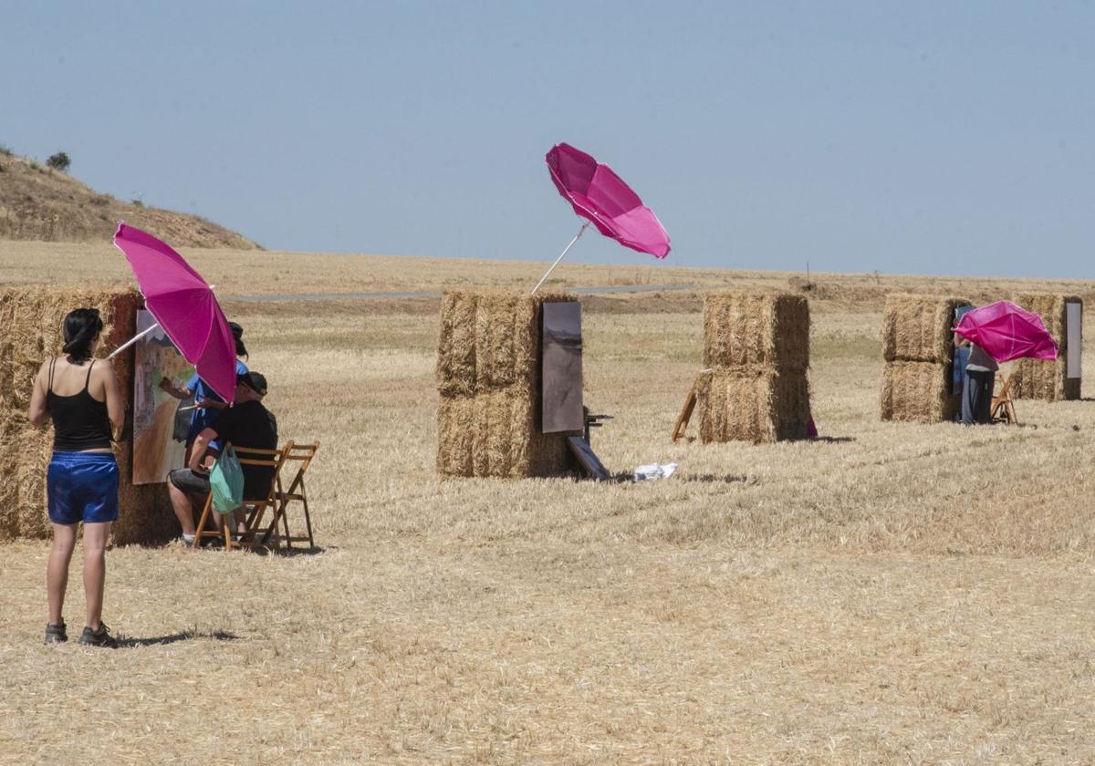 Algunos de los creadores participantes en 'Arte en la Naturaleza' en una pasada edición.