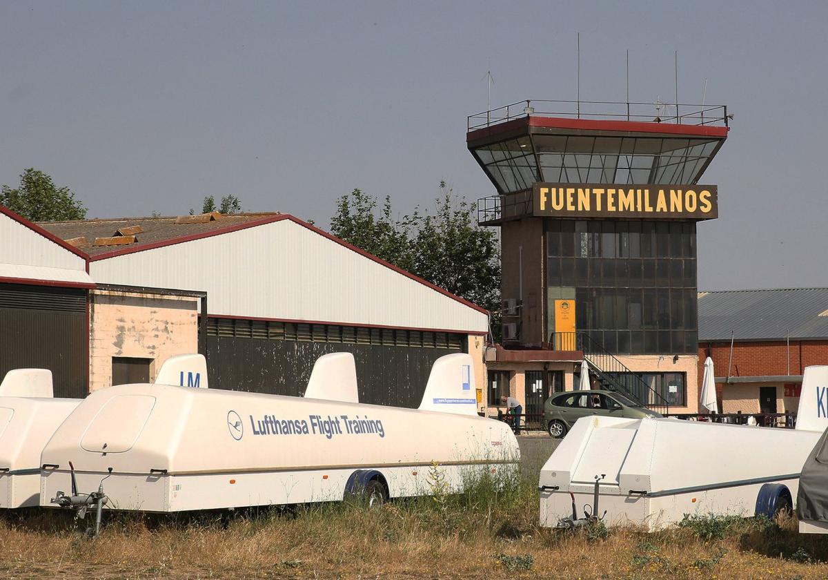 Entrada al aeródromo de Fuentemilanos, en Segovia capital.