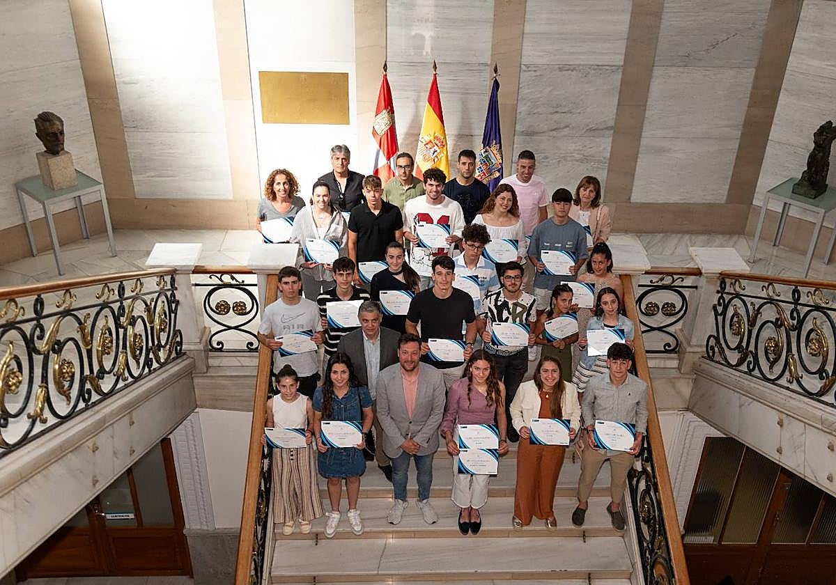 LOs deportistas becados en la Diputación de Palencia.