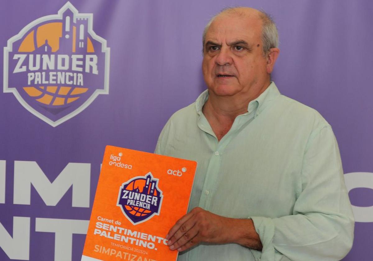 El presidente del club Zunder Palencia, Gonzalo Ibáñez, en la presentación de la campaña de socios.