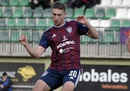 Abel Pascual, en un partido con la Gimnástica Segoviana.