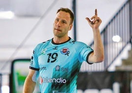 Alexander Tioumentsev durante un partido en Blendio Sinfín