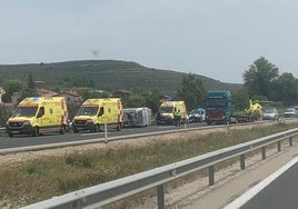 Accidente de tres turismos y una furgoneta en la AP-1