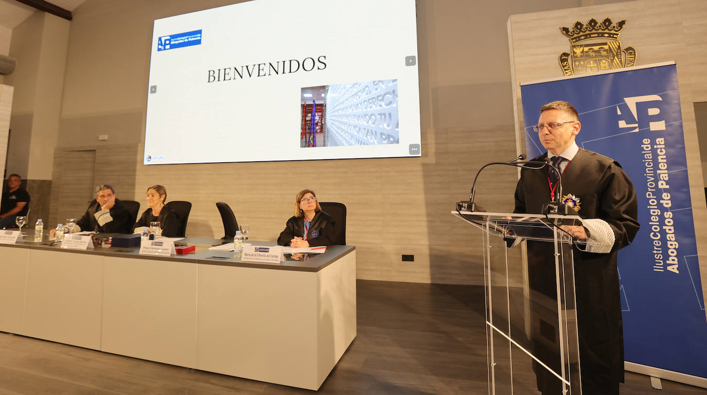 Jura y reconocimiento a los abogados de Palencia