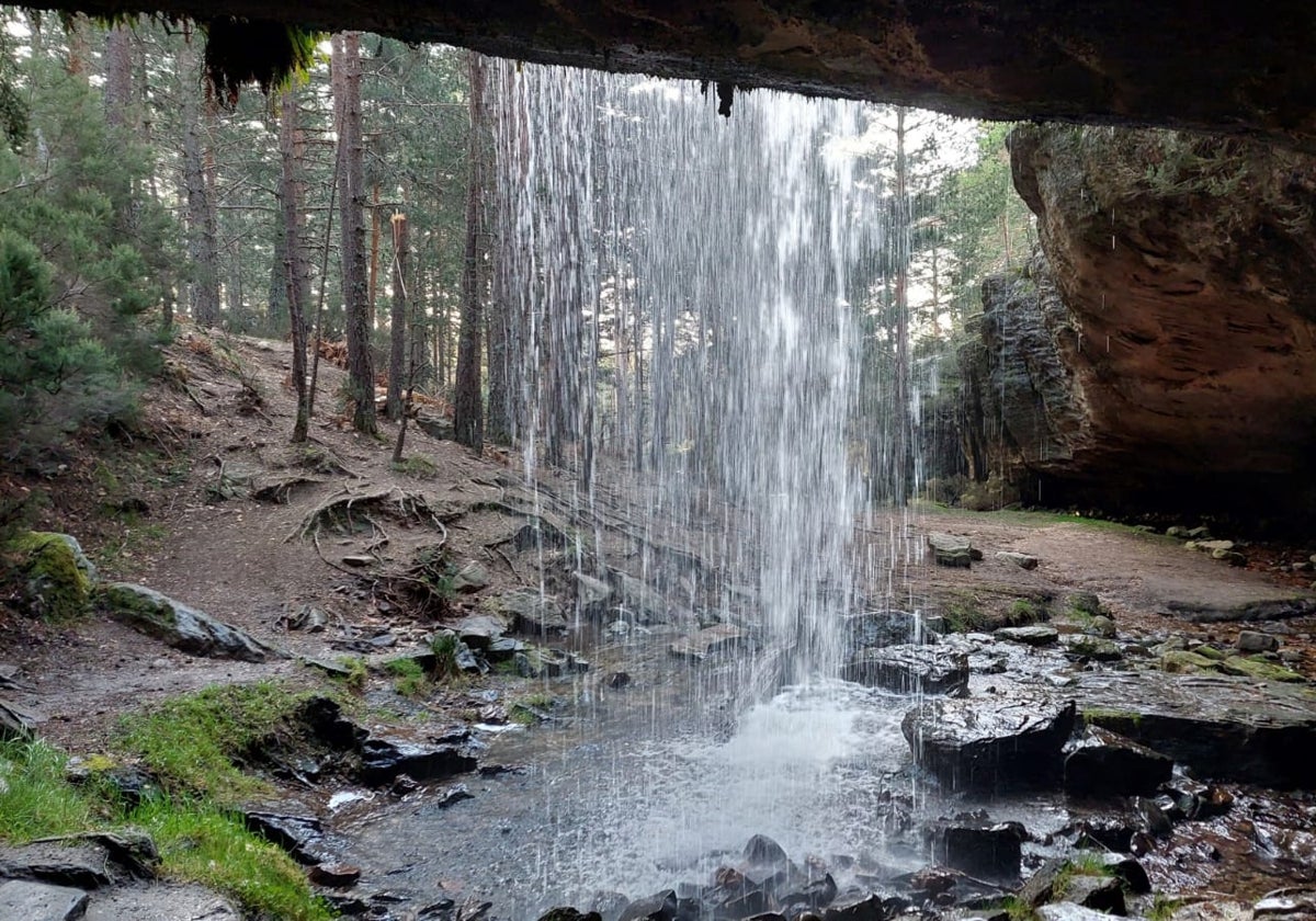 Cascada en Duruelo de la Sierra