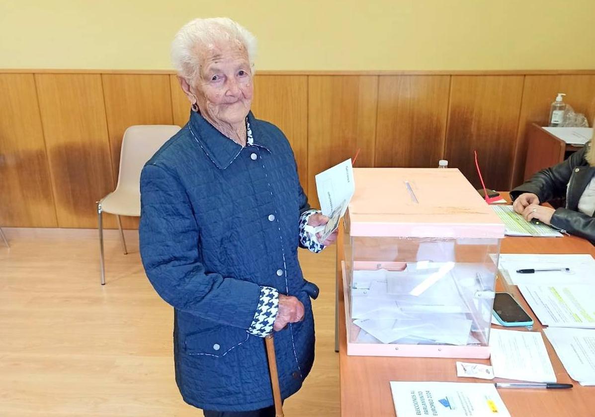 Juan Blázquez, hoy en el colegio electoral de Cordovilla la Real.