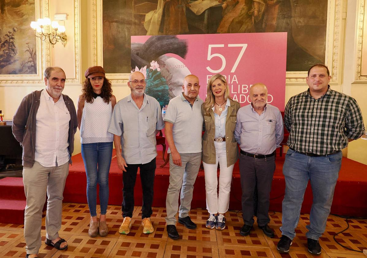 Desde la izquierda, Paco Alcántara, Eva Moreno, Fernando Mateos, Miguel Ángel Fernández, Irene Carvajal, Miguel Sánchez y Pablo de Garay.