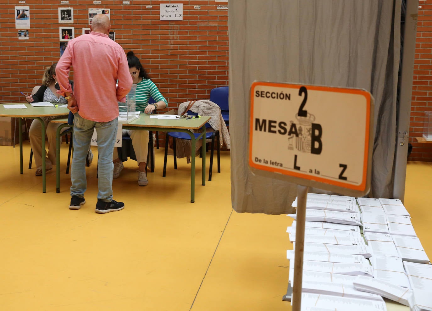 Fotografías de las votaciones en Segovia de las elecciones europeas