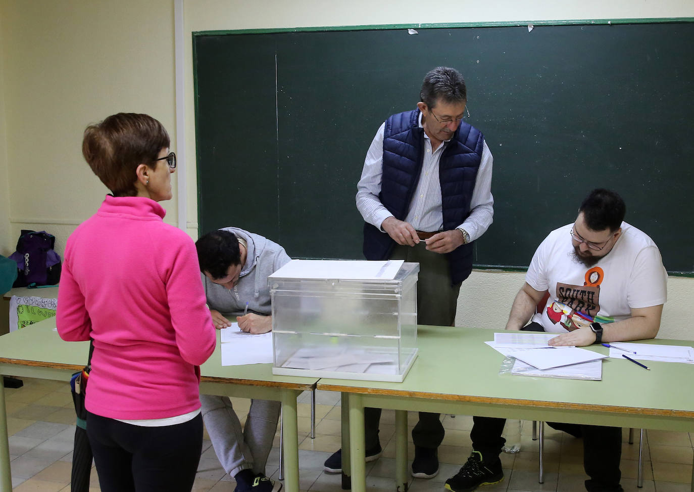 Fotografías de las votaciones en Segovia de las elecciones europeas