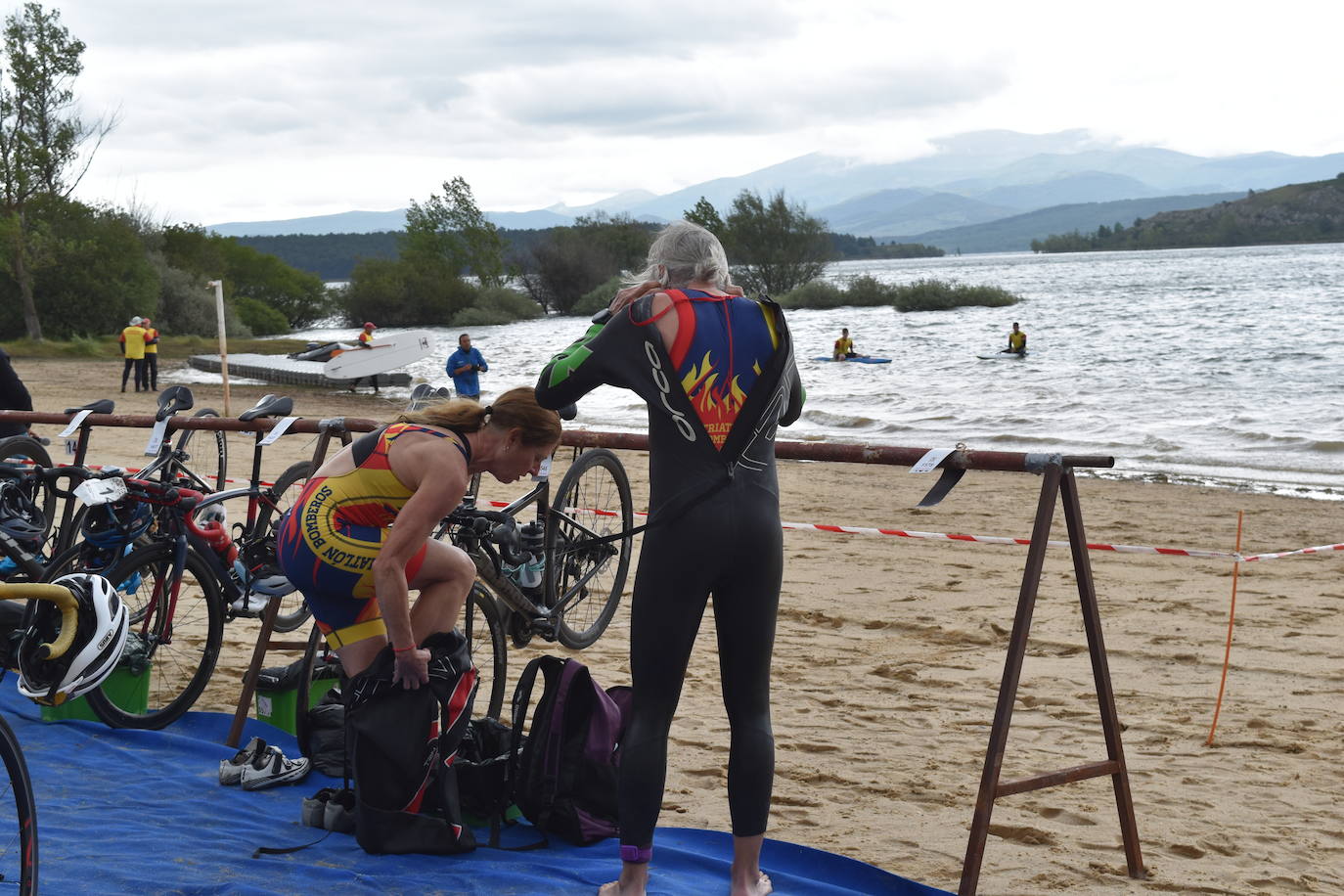 El VIII Triatlón Sprint de Aguilar, marcado por la lluvia