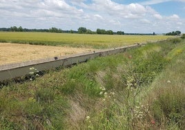 Acequia prefabricada.