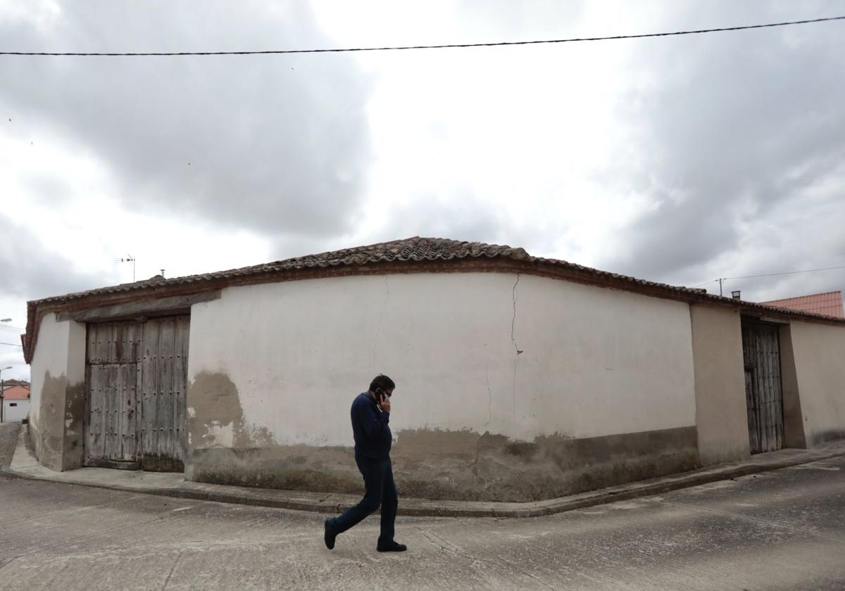 Imagen de archivo de una calle de Fuente-Olmedo.