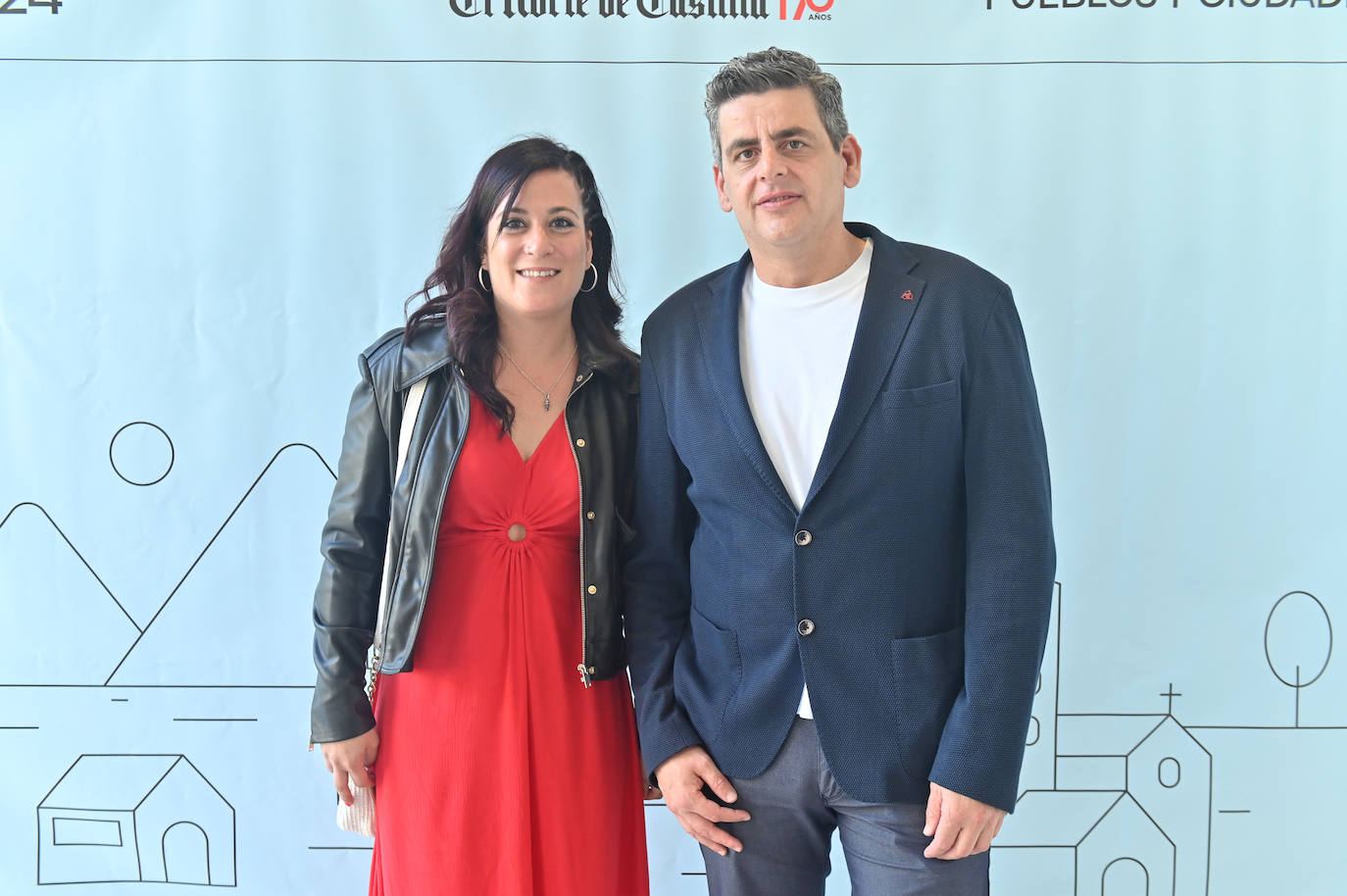 Natalia Rebollo, departamento comercial de El Norte, y Benito Andrades, director general de Luzilia