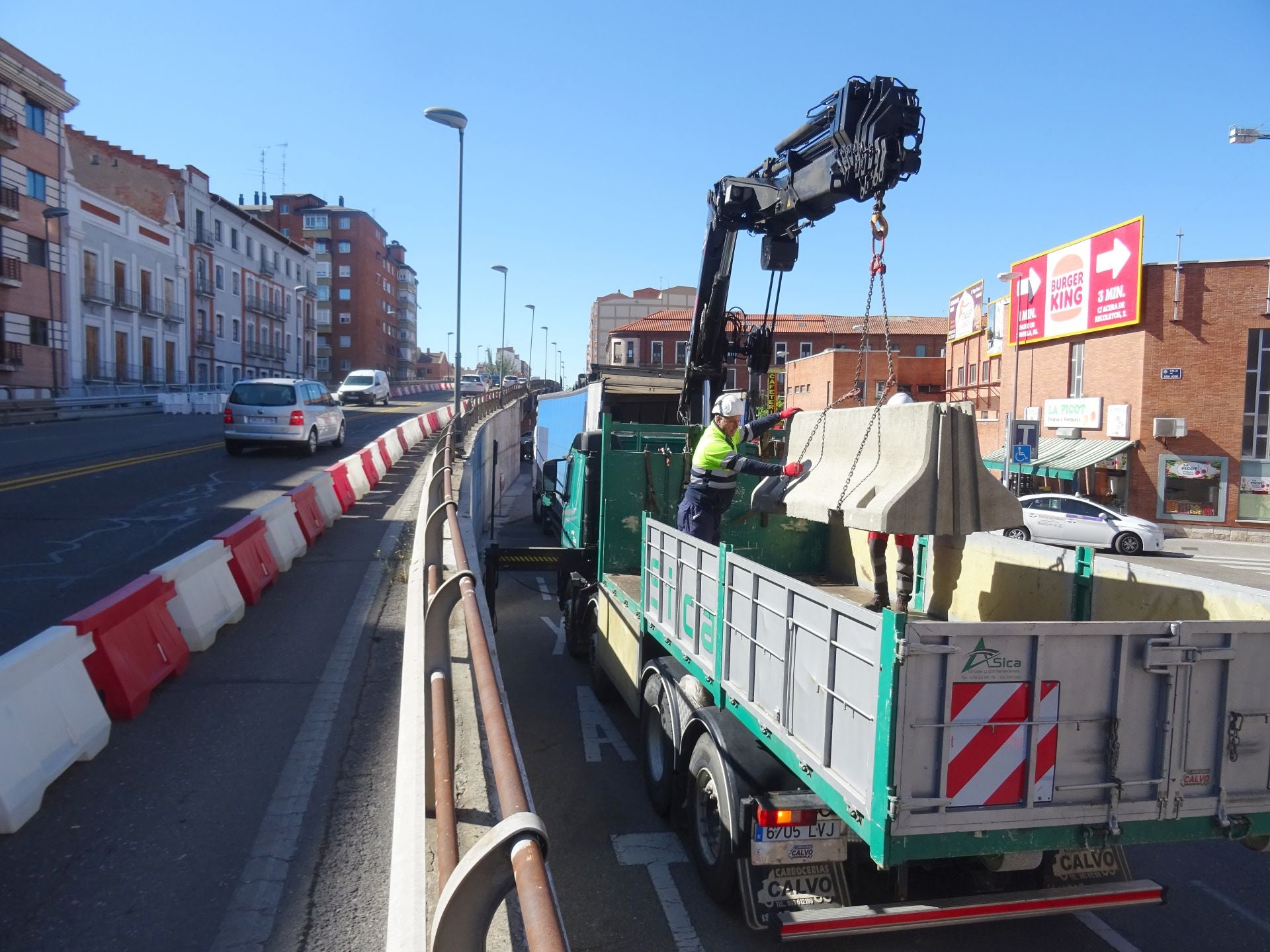 Obras en el viaducto de Arco de Ladrillo, este miércoles.