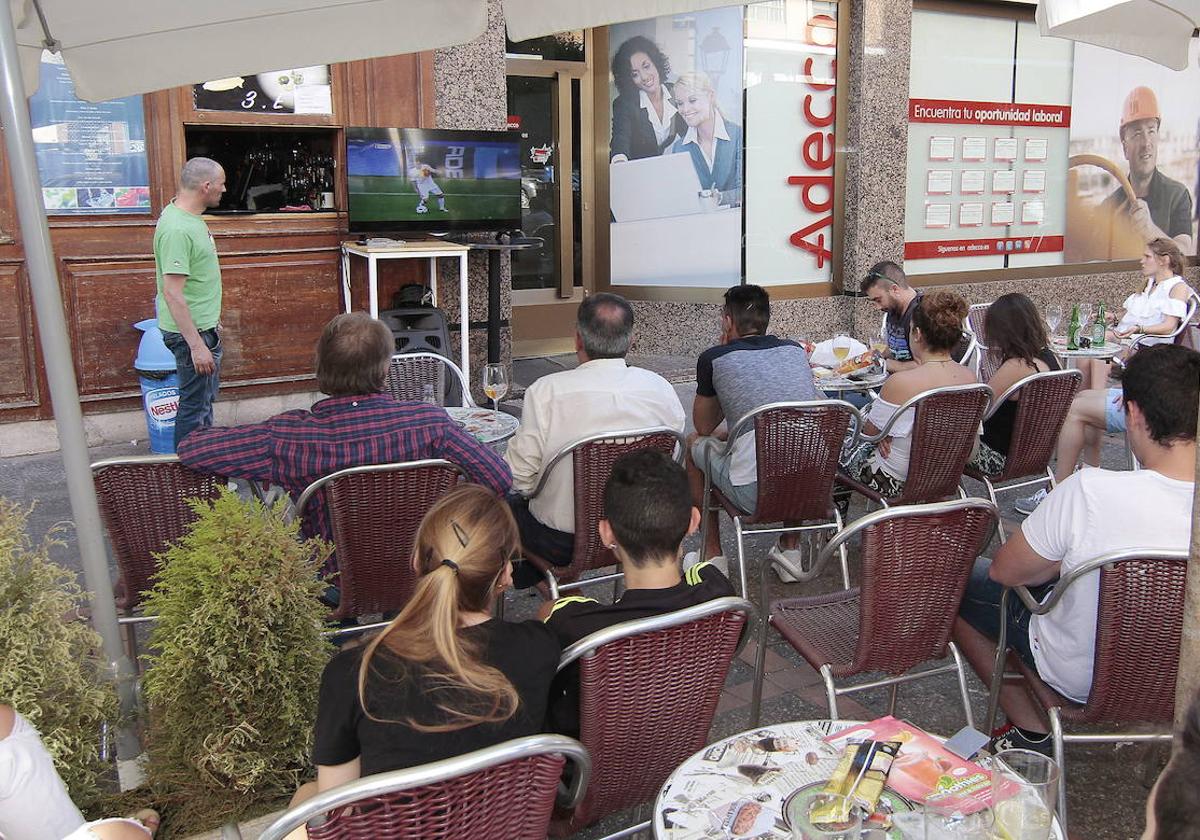 Autorizada la instalación de terrazas con televisores en la calle durante la Eurocopa