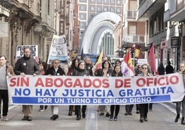 Manifestación en Valladolid de los abogados del turno de oficio, en huelga desde noviembre.