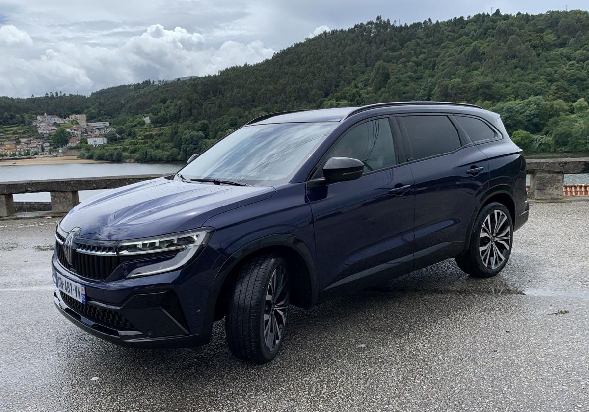 El nuevo Renault Espace, durante una prueba en Oporto.