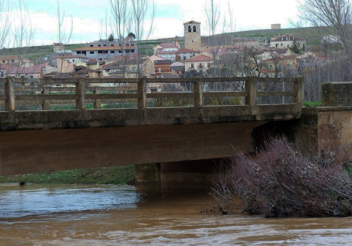 Vista general del pueblo desde el puente.