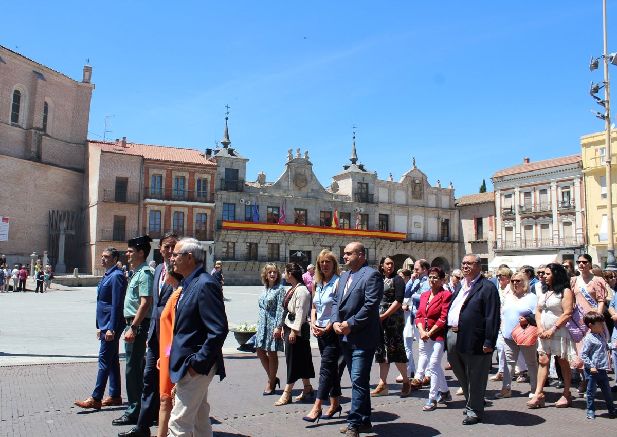 Imagen secundaria 1 - Imágenes de la procesión de San Antonio en Medina del Campo 