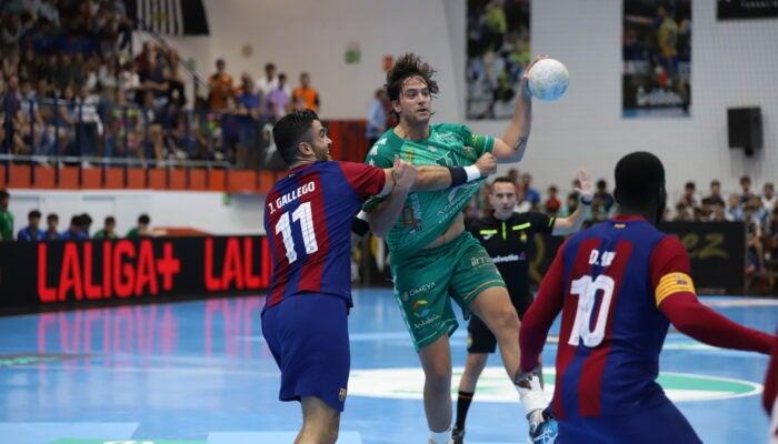 Luisfe, durante un partido con Puente Genil.