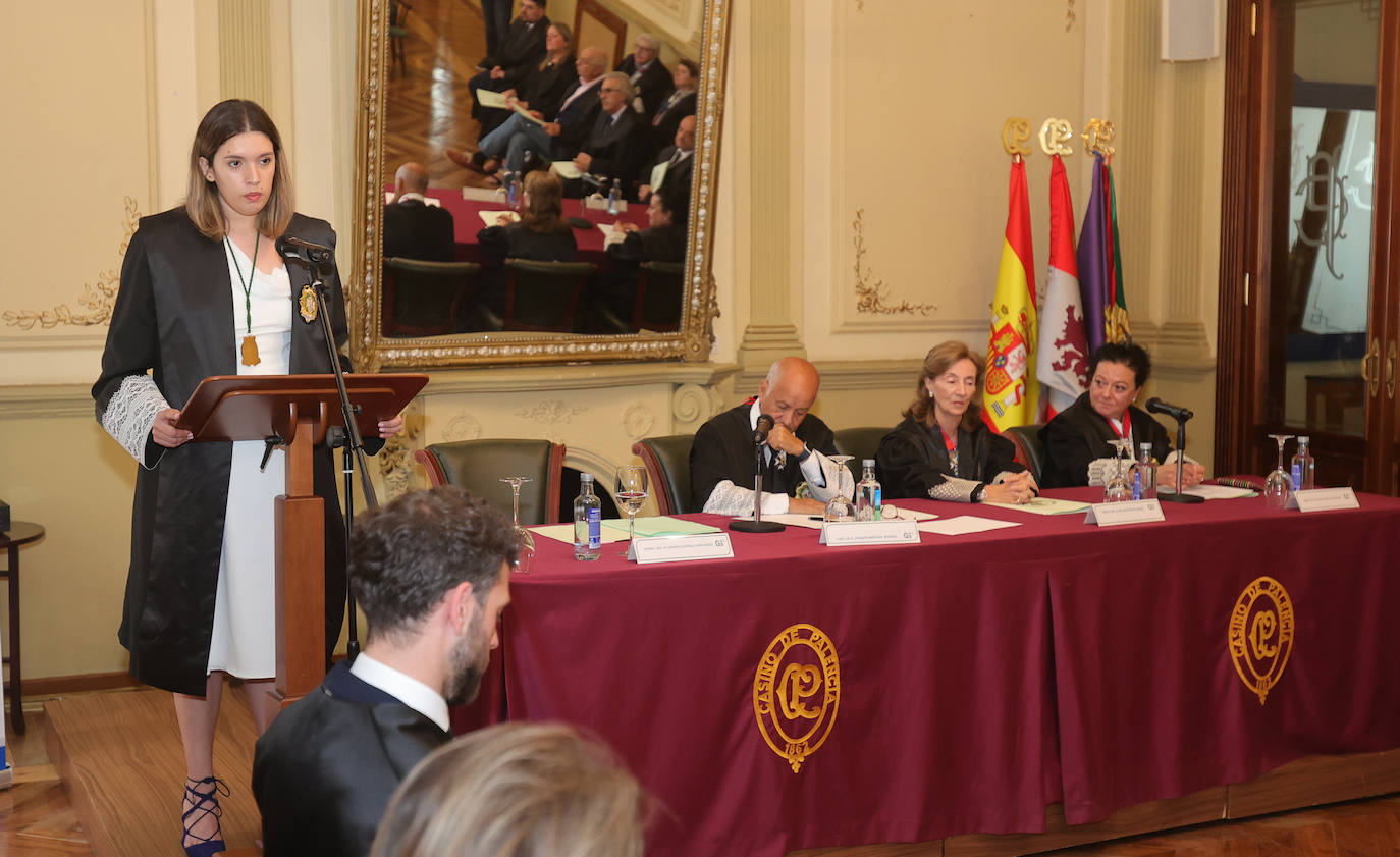 Jura de cargos y distinciones entre los graduados sociales