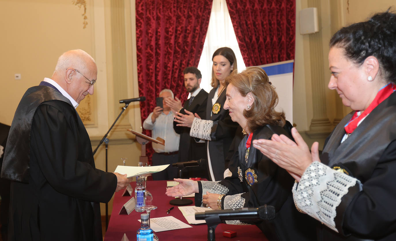 Jura de cargos y distinciones entre los graduados sociales