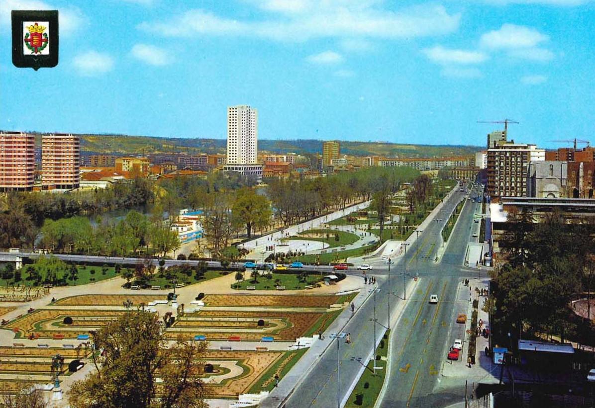 Una panorámica del paseo de Isabel la Católica.