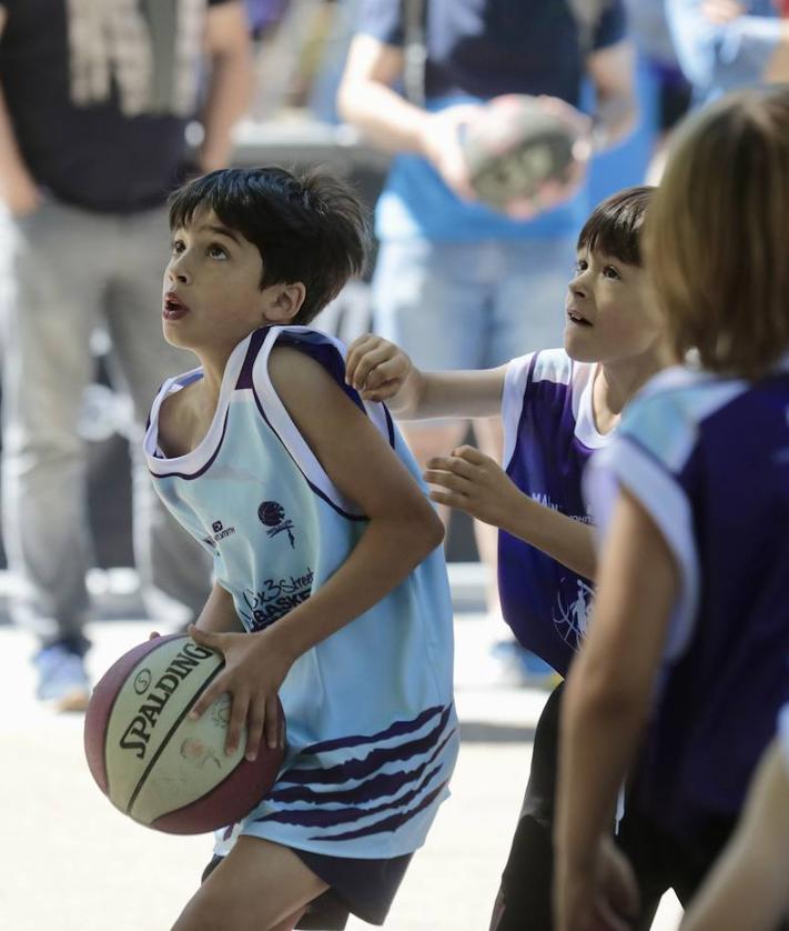 Imagen secundaria 2 - La esencia del basket inunda la Acera Recoletos