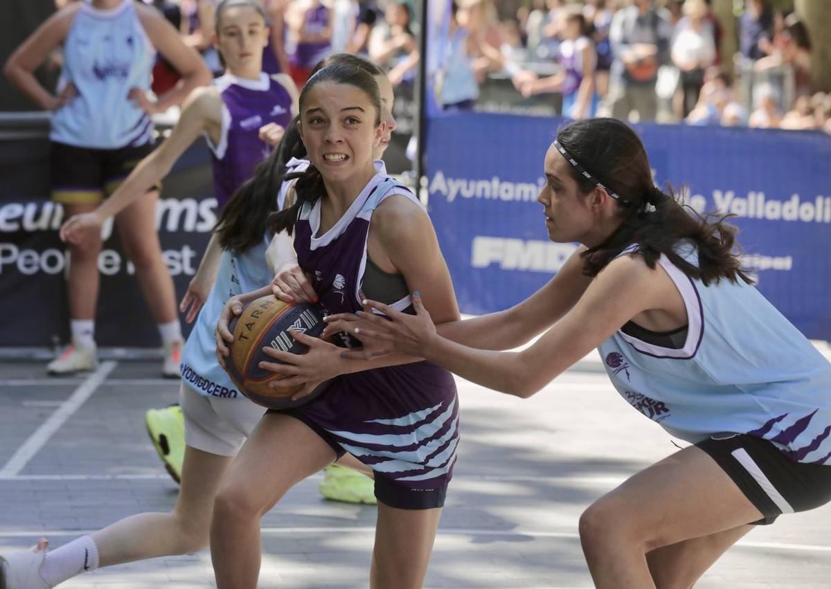 Imagen secundaria 1 - La esencia del basket inunda la Acera Recoletos