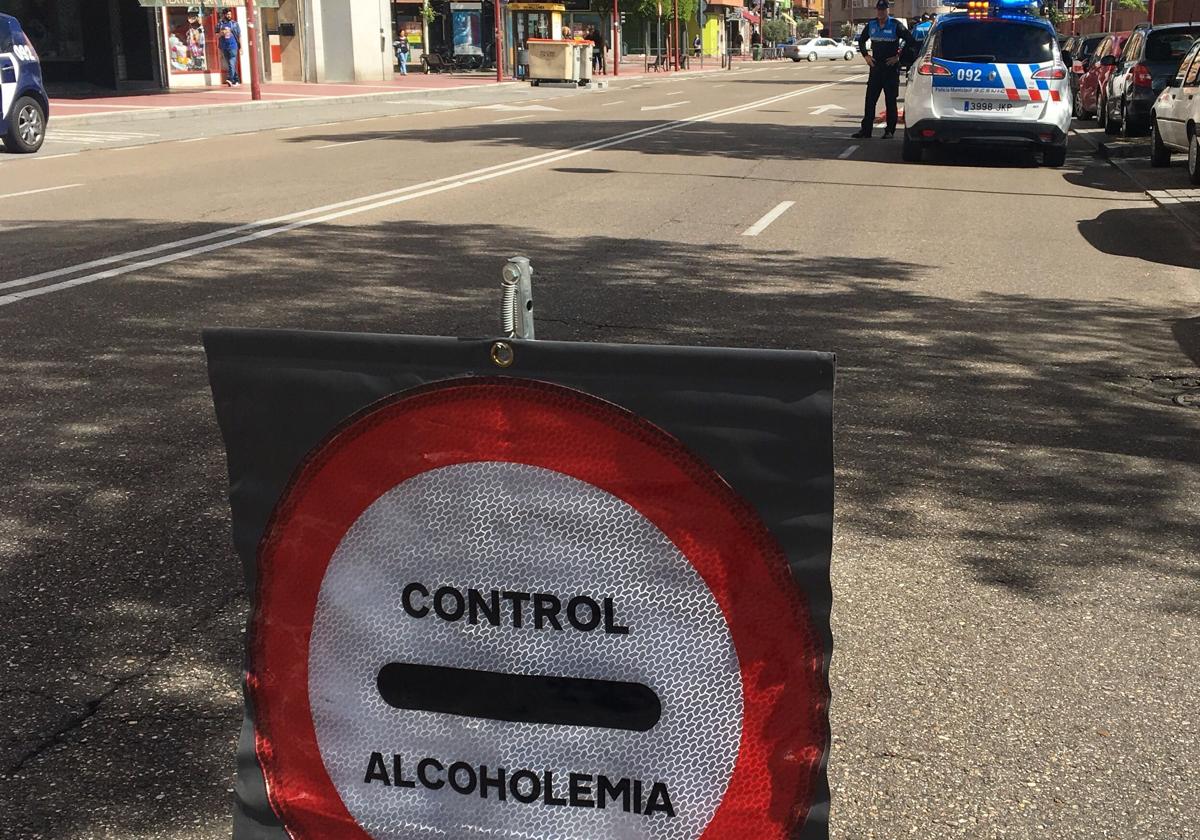 Un control preventivo de alcoholemia de la Policía Local.